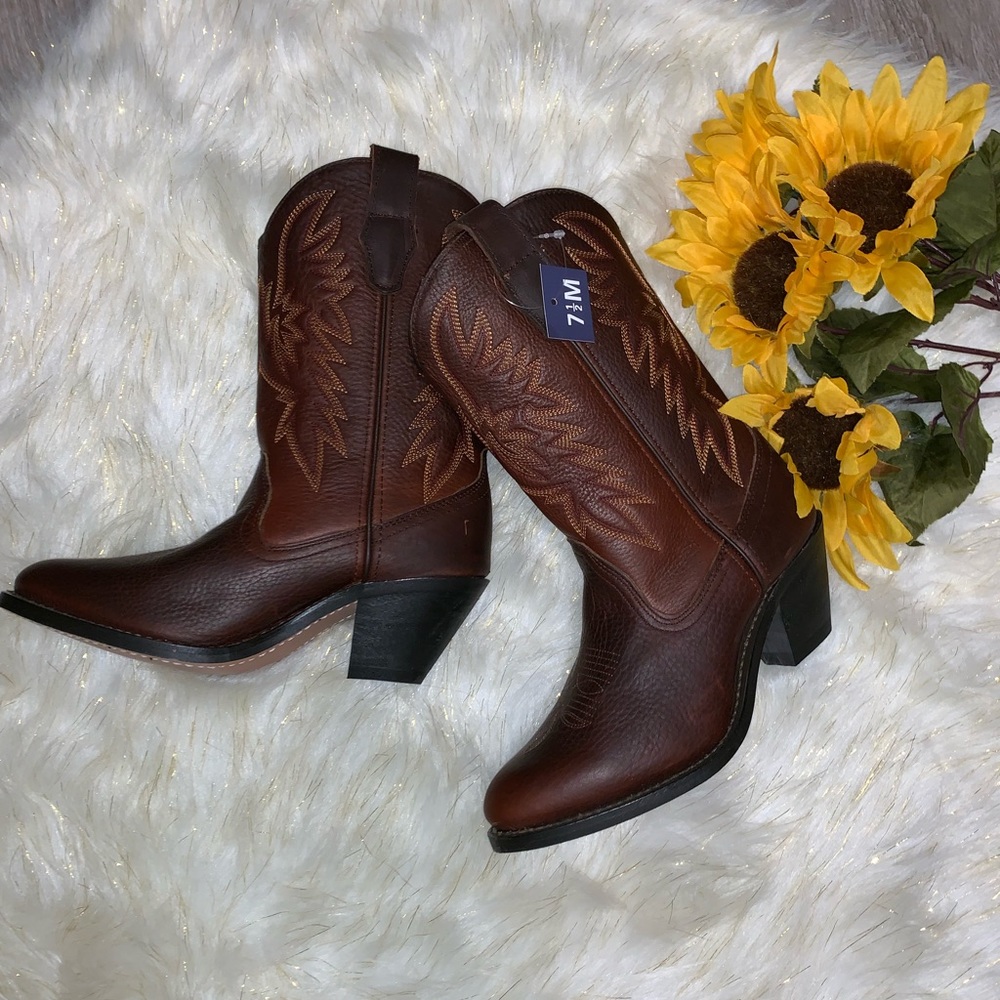 Masterson Boot Co. western cowgirl boots. NWT